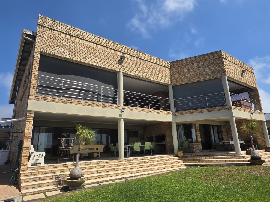 6 Bedroom Property for Sale in Da Nova Western Cape